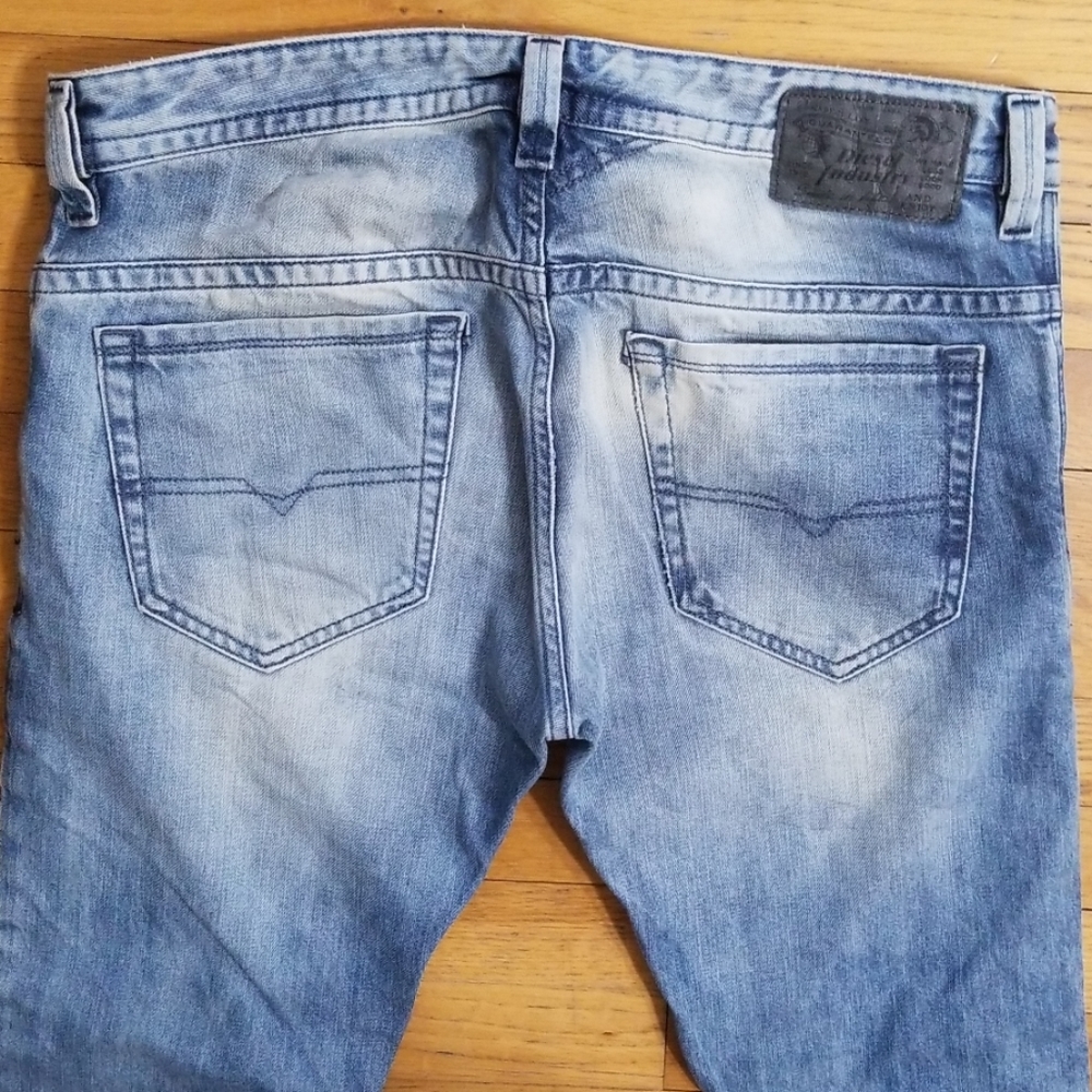 NWOT 32x32 Diesel Thavar Slim-Skinny Jean